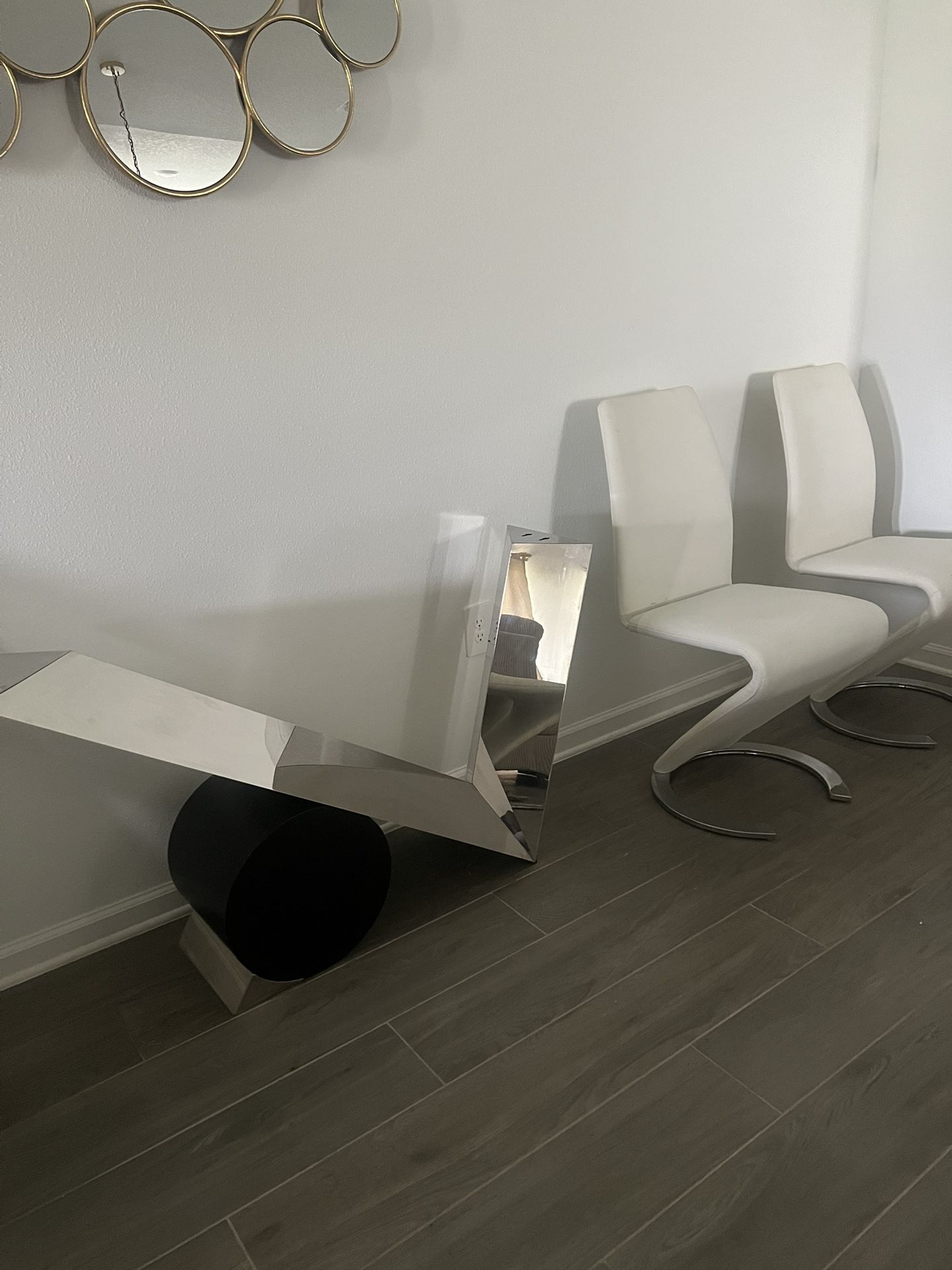 6 White Chairs And Dining Table Base