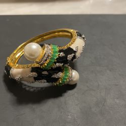 Bracelet With Perl 