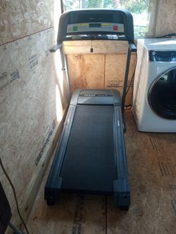 Image: 15.55 S Treadmill With Air Soft Coushioning.