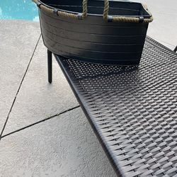 19”x 13”x 8” Fun nautical way to celebrate the next event! This huge party tub is made of durable steel and hemp rope handles. Fill it with ice and be