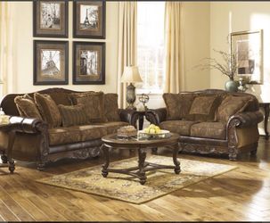 Brand new 2pc sofa and loveseat!!