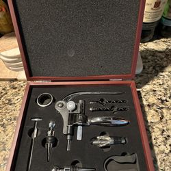 Fujitsu Corkscrew Wooden Set