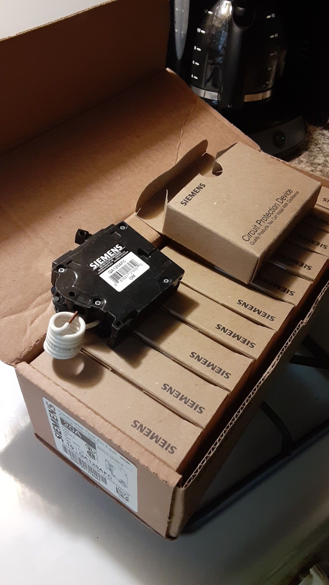 11 new Siemens 20 amp circuit breakers