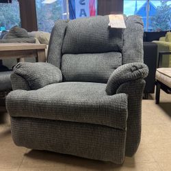 Recliner just in time for the holiday $459 limited quantity so hurry