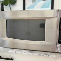KitchenAid Microwave 1.8 cubic - Works Great! 