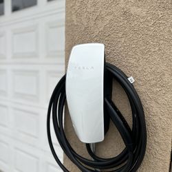 Tesla Wall Connector