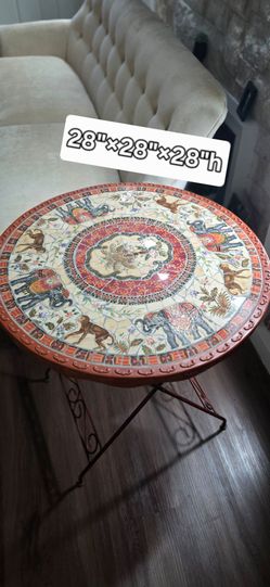 Round Mosaic Accent Table with Animal Design