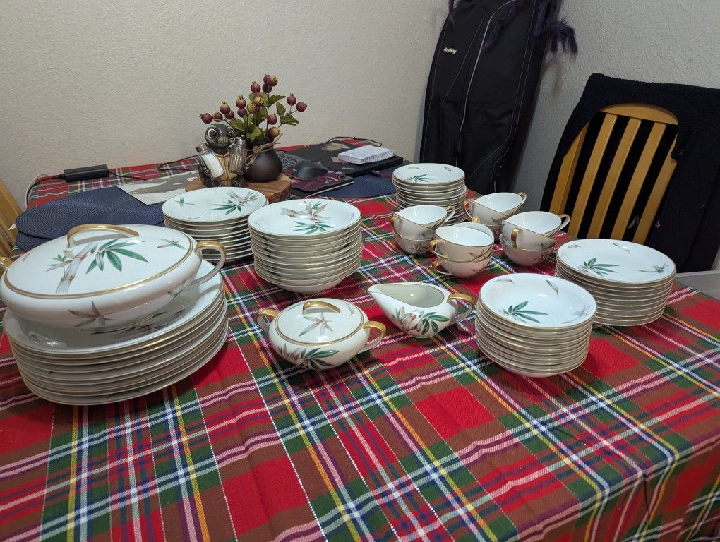 Noritake Porcelain China 80 Piece Set