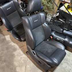 2009 Jeep Srt8 Seats