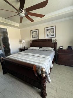 Solid Wood Carved king Bedroom, Set of 5 pieces