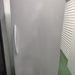 Frigidaire Upright Stand up Freezer