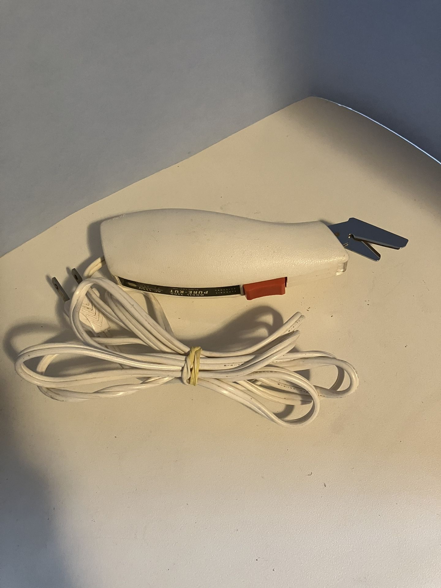 Vintage Electric Scissors Pure-Kut Model 2500 by Puretec Inc., Made in Japan