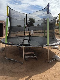 Large Round Trampoline with Safety Net