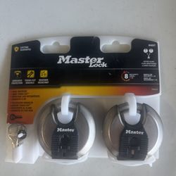 Master Lock Heavy Duty Outdoor Shrouded Padlock 