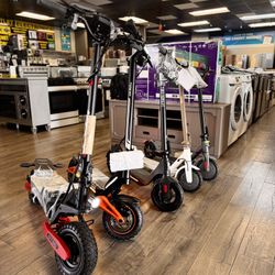 Electric Scooters (Take It Home In Payments/ llévatelo a casa en pagos) 