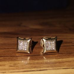 10k Natural Diamond Mens Earrings 
