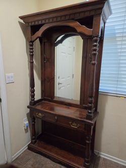 Hall tree