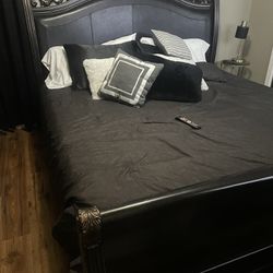 California King Bed  Includes Mattress And Box Spring 