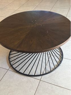 Round coffee table