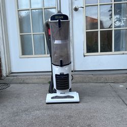 Shark Navigator® Self-Cleaning Brushroll Pet Upright Vacuum