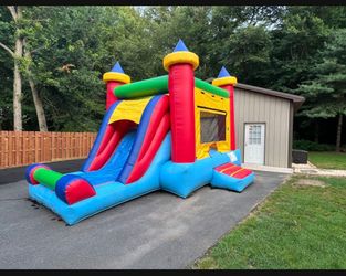 Bounce house 800