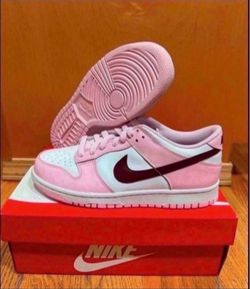 Dunk Low GS Size 7Y/8.5 Womens  Brand New