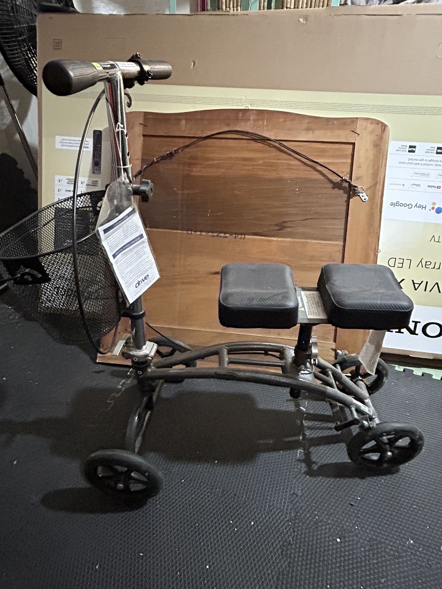 Steerable Knee Walker