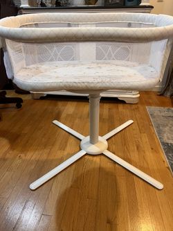 HALO BassiNest Swivel Sleeper, Baby Bassinet, Essentia Series, Nautical Net (retired)