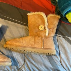 Mini Bailey Bow Ugg Boots LV Custom Canvas Boots for Sale in Los Angeles,  CA - OfferUp