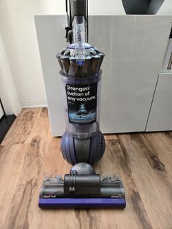 Vacuum Cleaner/ Dyson Ball Animal 2