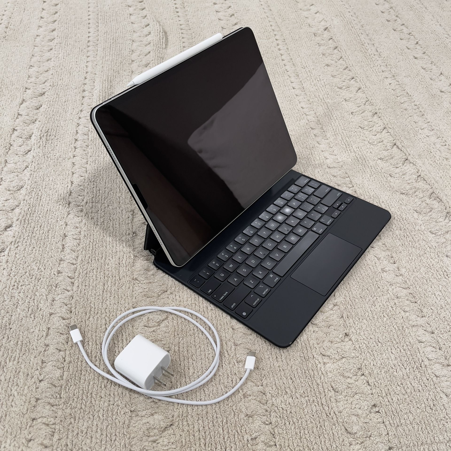 iPad Pro (12.9-inch) (5th generation) 128gb WiFi + Magic Keyboard + 2nd Gen Apple Pencil