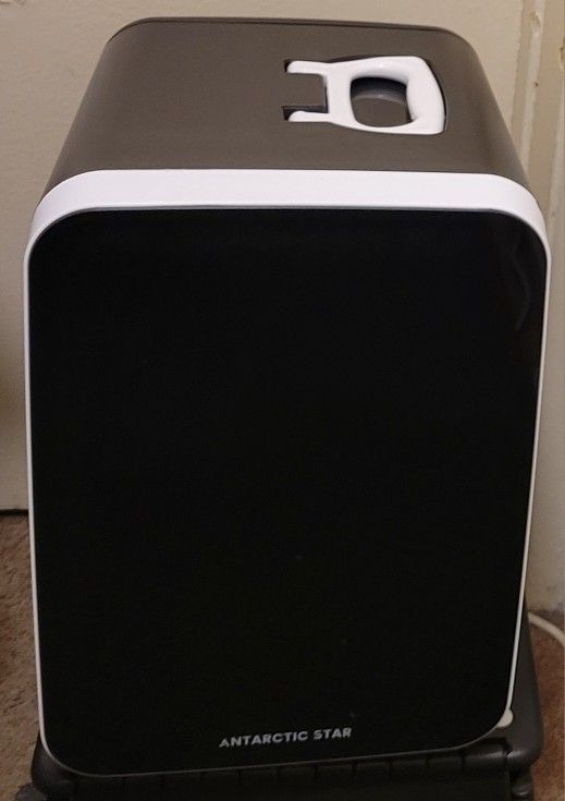 **NEW**MINI FRIG**SEE PHOTOS FOR MEASUREMENTS**