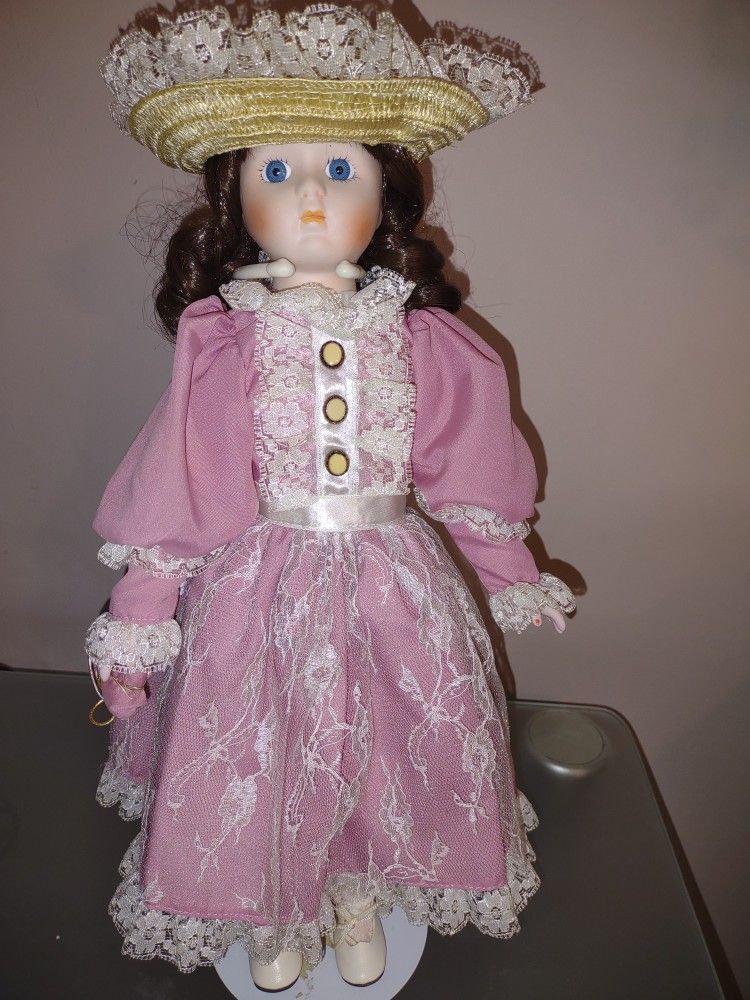 Doll Heritage Mint Collection 16 Inch Porcelain 