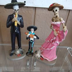 Skeleton Family