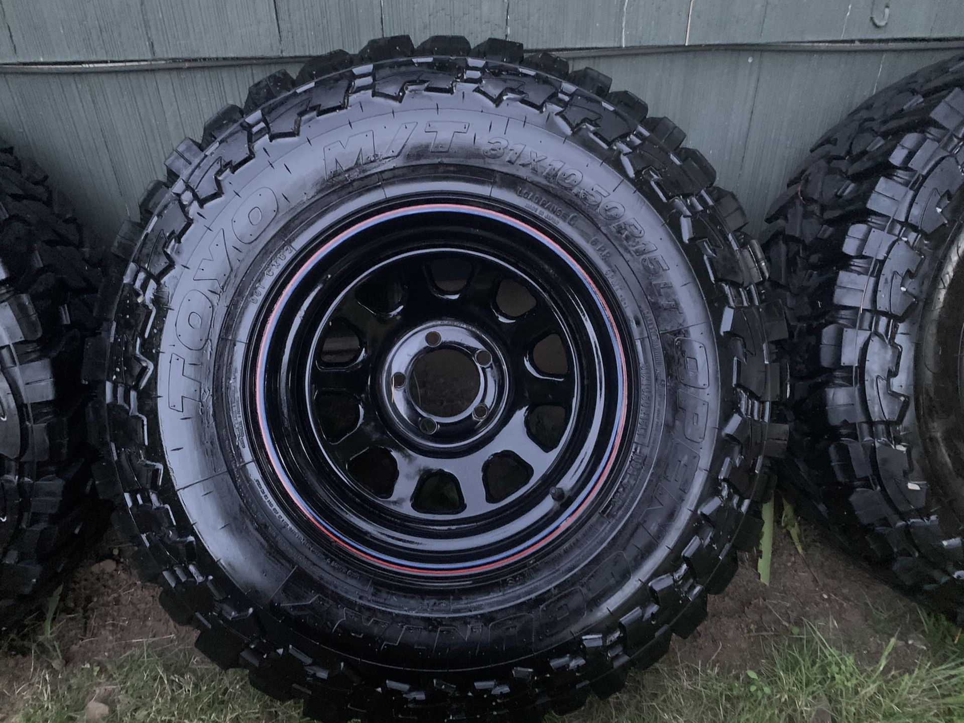 5 Rims with tires 31/10.5/15. Great Condition!