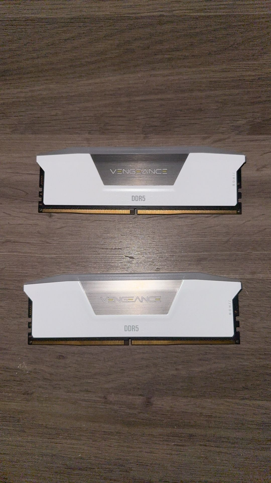 CORSAIR - VENGEANCE RGB 32GB (2x16GB) ram