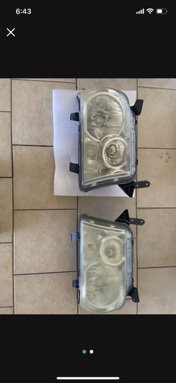 Headlight Toyota Sequoia.. Tundra OEM