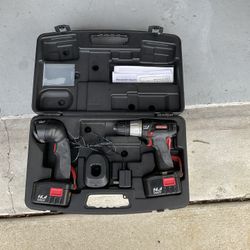 CRAFTSMAN  14 .4 V Drill  And Flash Light 