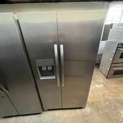 FRIGIDAIRE 36” STAINLESS STEEL REFRIGERATOR