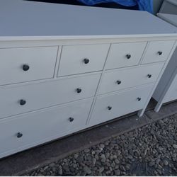 IKEA 8 Drawers Dresser New Condition 