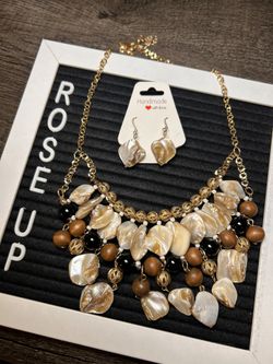 Statement Set - Necklace & Earrings 