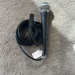 Shure SM 58 Mic With Cable XLE