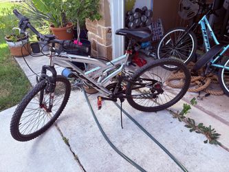 Huffy Summit Aluminum Mountain Bike