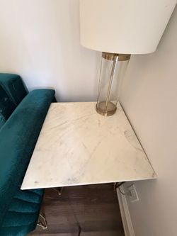 Corner table