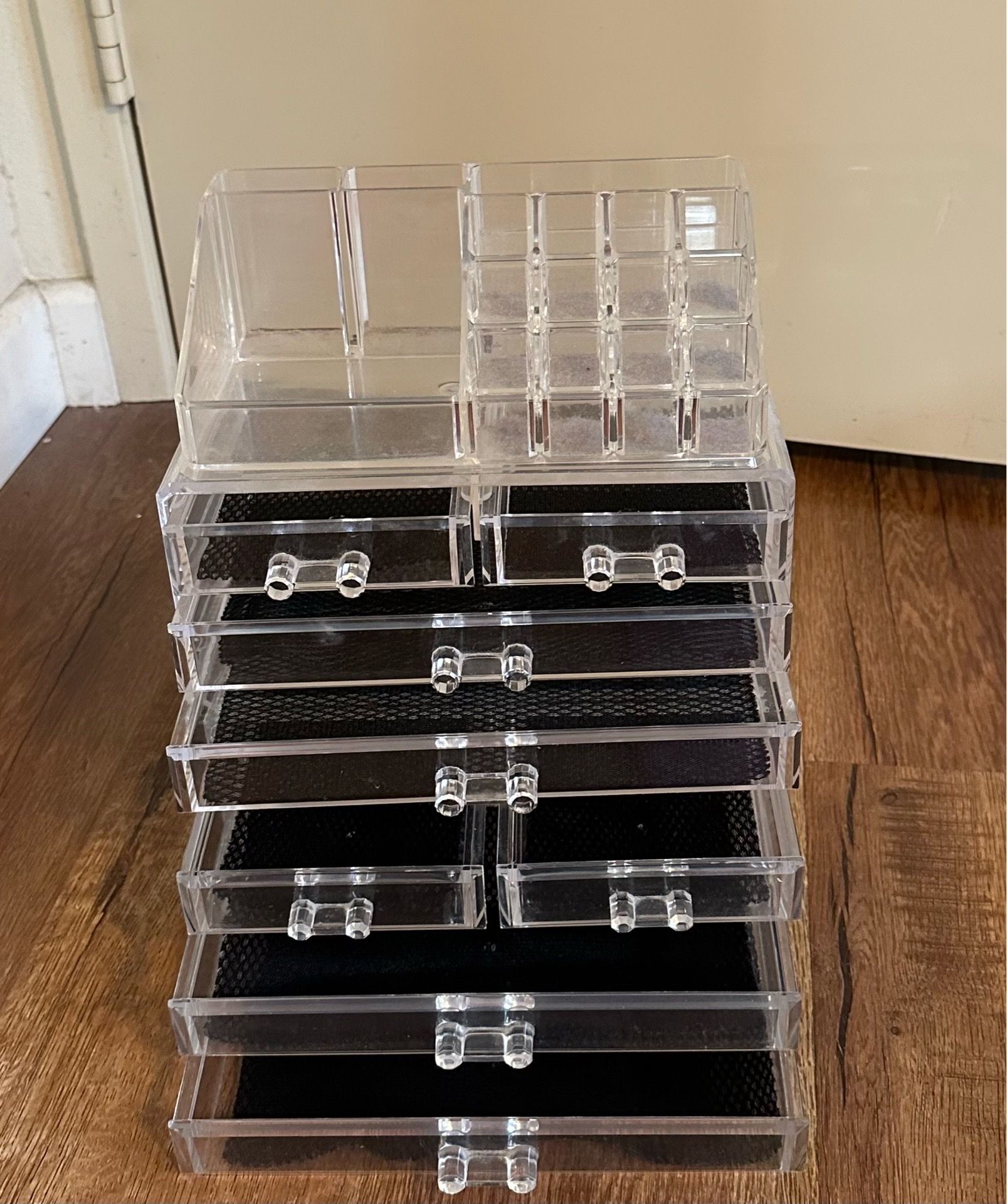 Clear Acrylic Makeup Organizer with 8 Drawers and Removable Top Storage with 16 Slots for Lipstick and Cosmetics - See-Through Jewelry Chest Case Hold