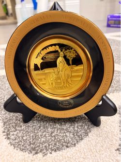 6” 24k gold plated ash tray with stand Austria  ceramic