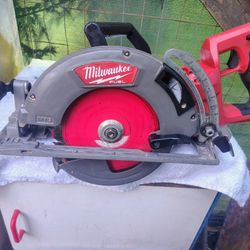 Milwaukee Fuel 7 1/4 Inch Rear Handle Saw