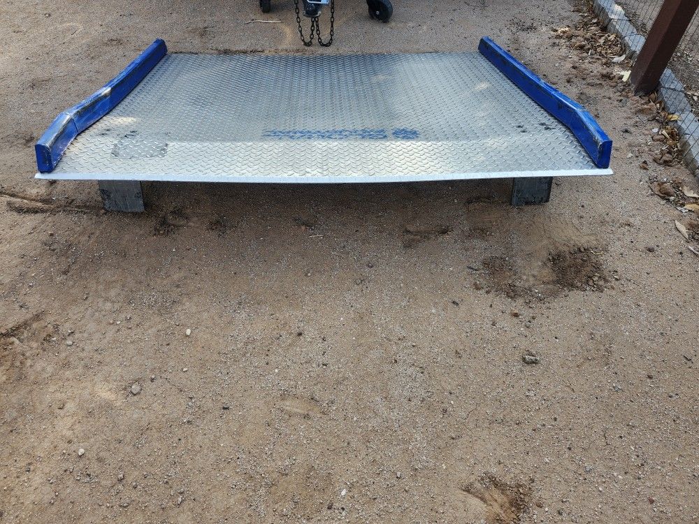 Heavy duty aluminum dock plate.