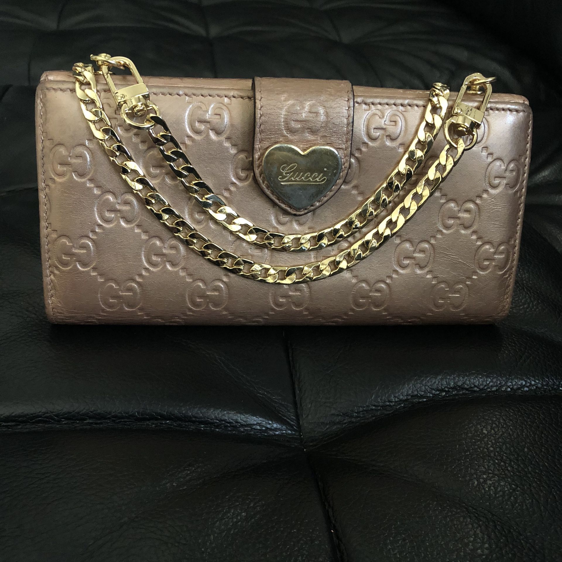 Gucci wallet on chain