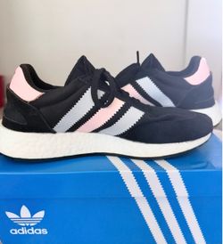 Adidas Shoes Women’s Black 8.5 White is 7.5